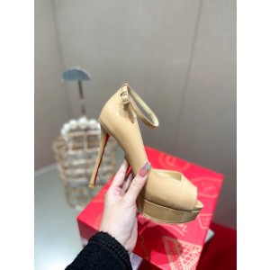 Christian Louboutin Wavy fish mouth Naked