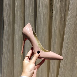 Christian Louboutin Assic Naked